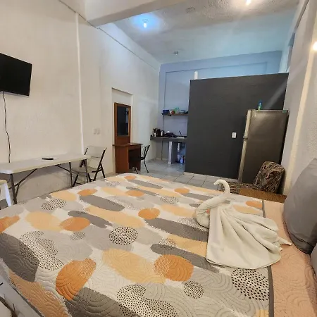 Small Studio Apt 5Min To Dt!